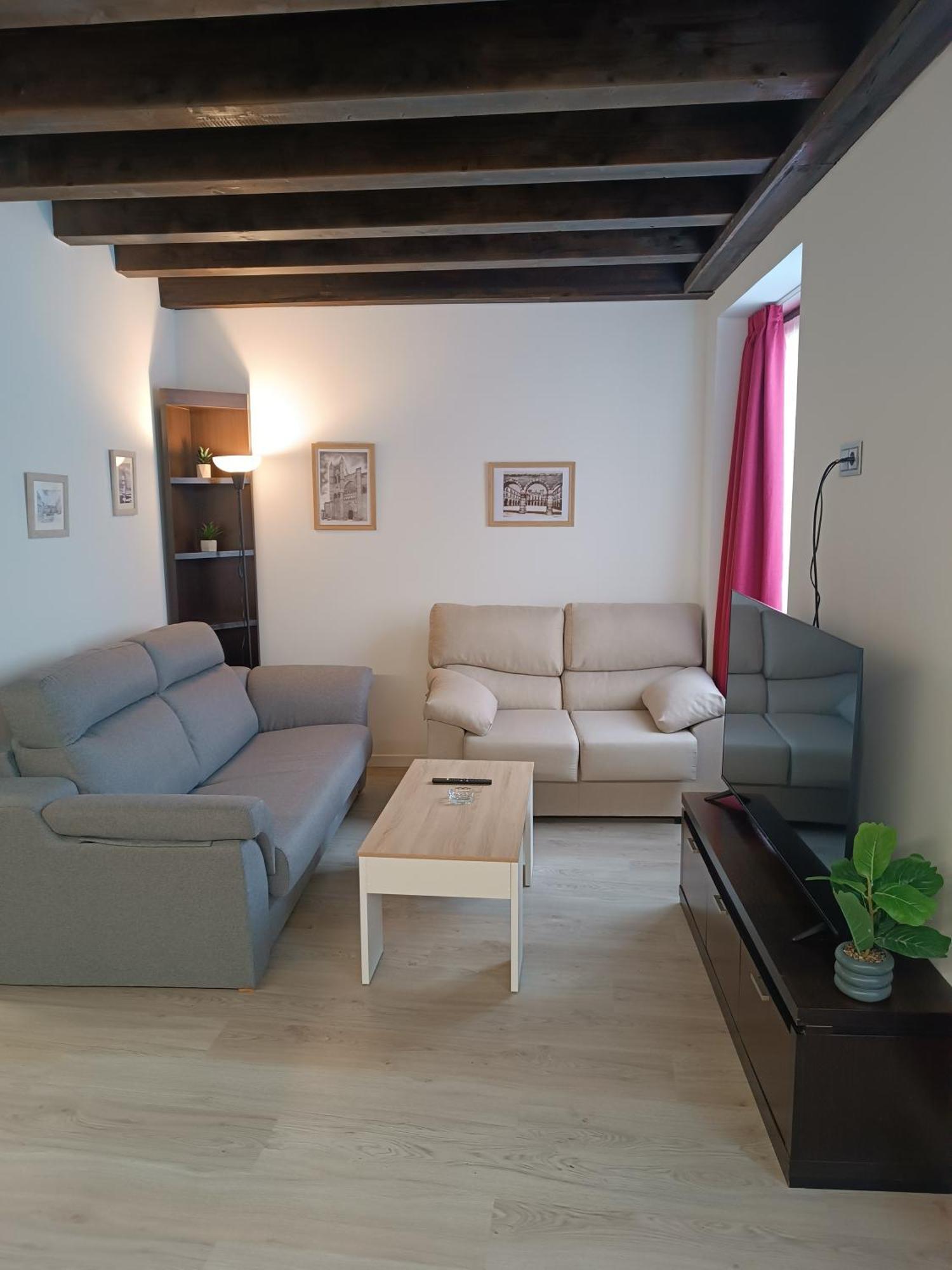 Apartamentos Turisticos Avila Puerta Del Puente 1-3 エクステリア 写真