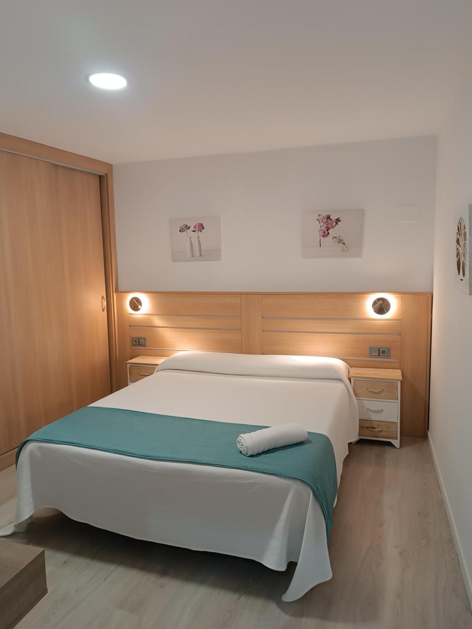 Apartamentos Turisticos Avila Puerta Del Puente 1-3 エクステリア 写真