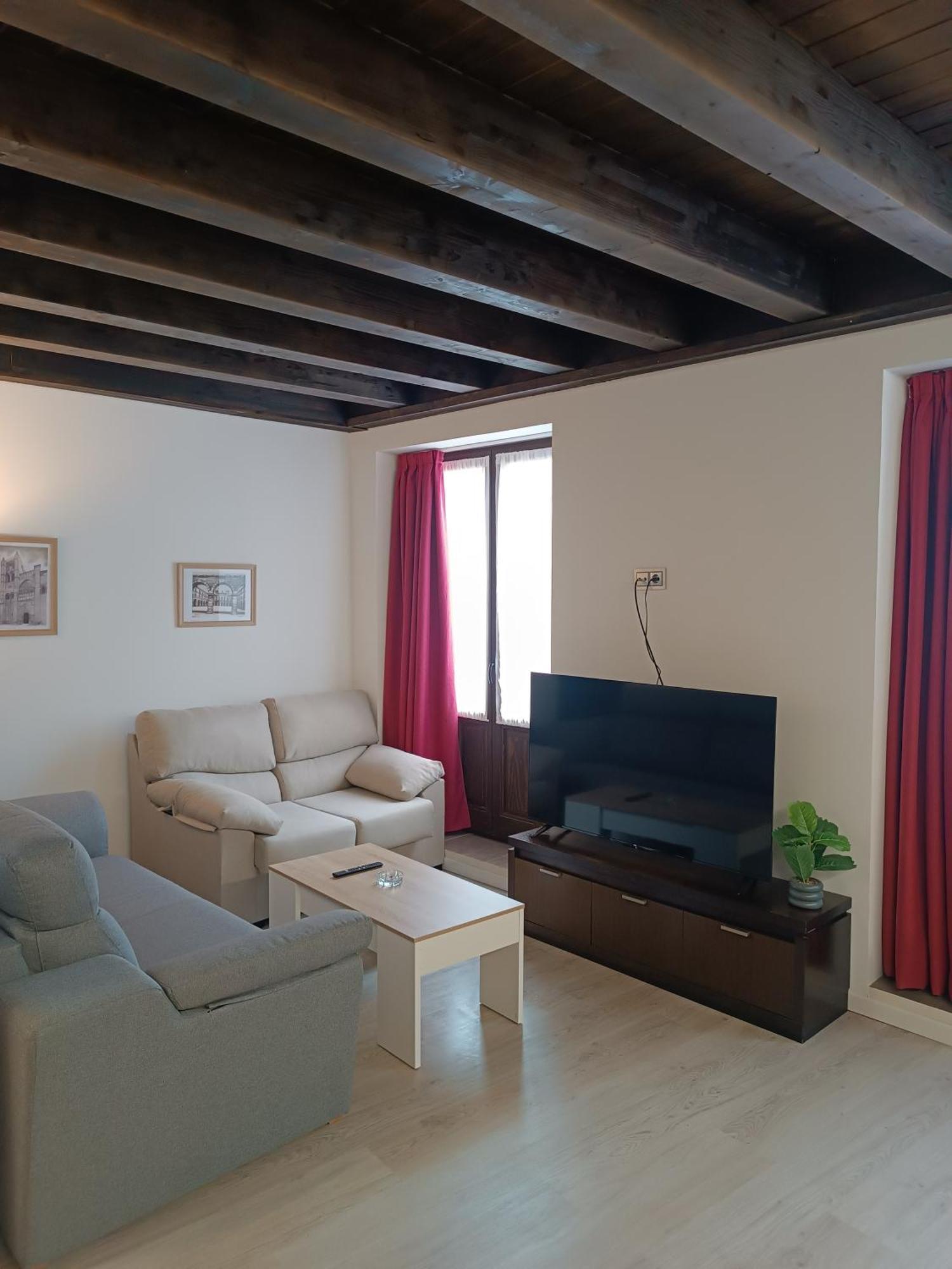 Apartamentos Turisticos Avila Puerta Del Puente 1-3 エクステリア 写真