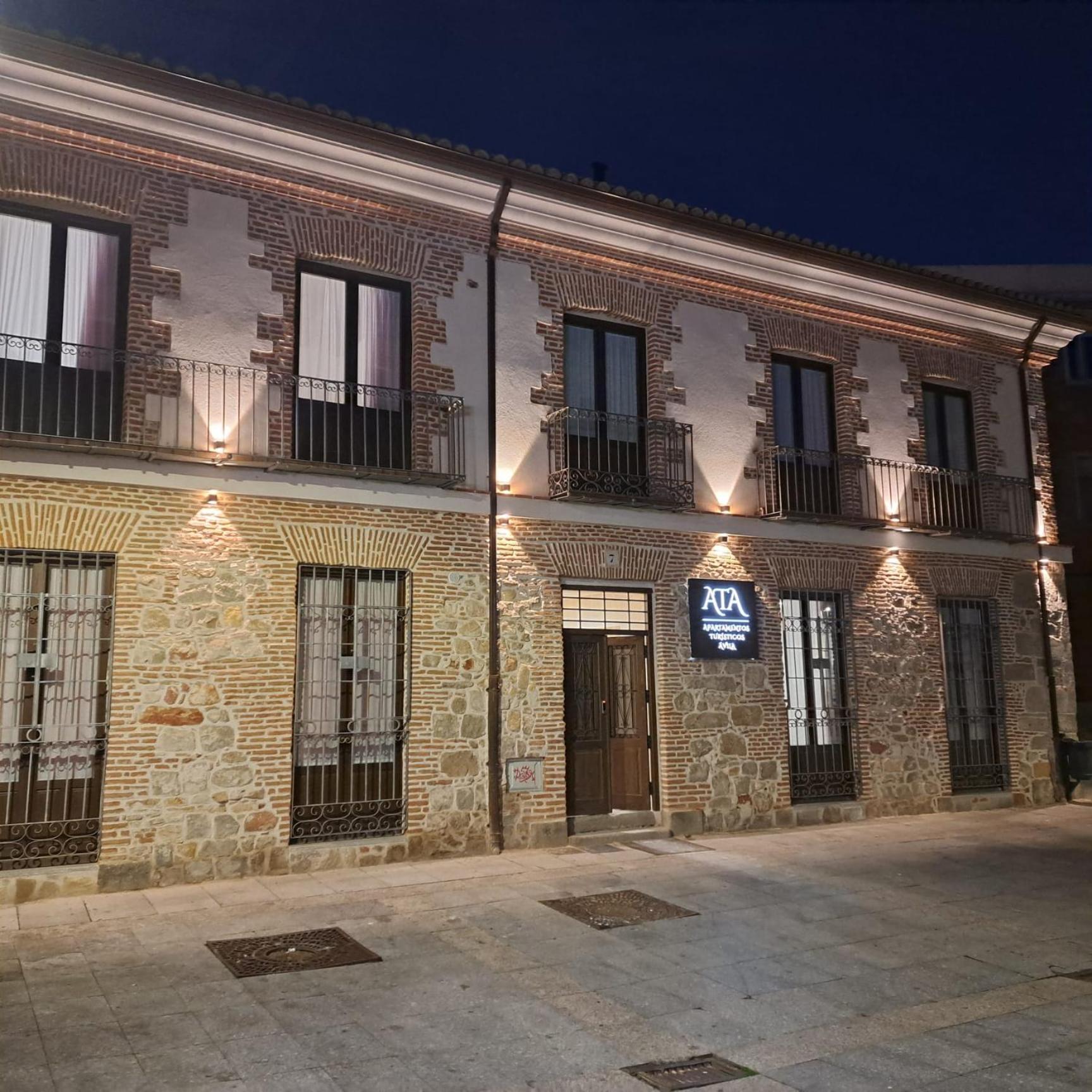 Apartamentos Turisticos Avila Puerta Del Puente 1-3 エクステリア 写真